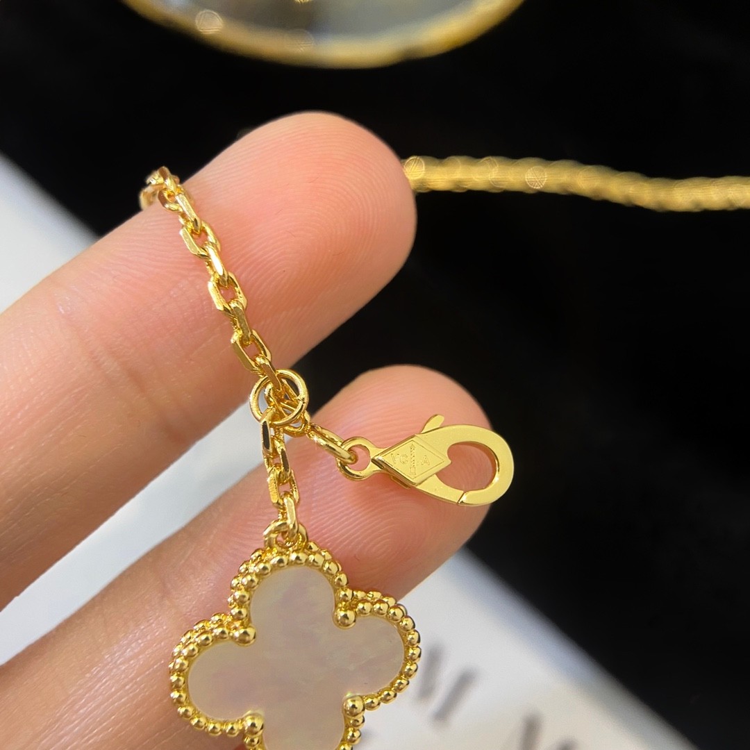 Van Cleef & Arpels Magic Alhambra Necklace, 6 Motifs Yellow Gold