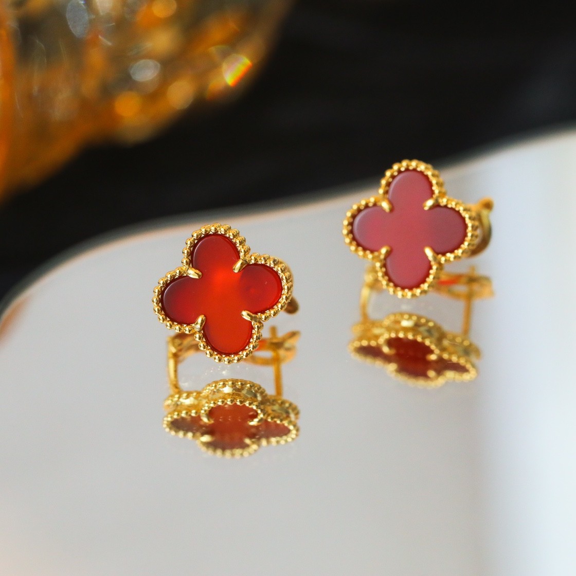 Van Cleef & Arpels Vintage Alhambra Earrings Yellow Gold, Carnel