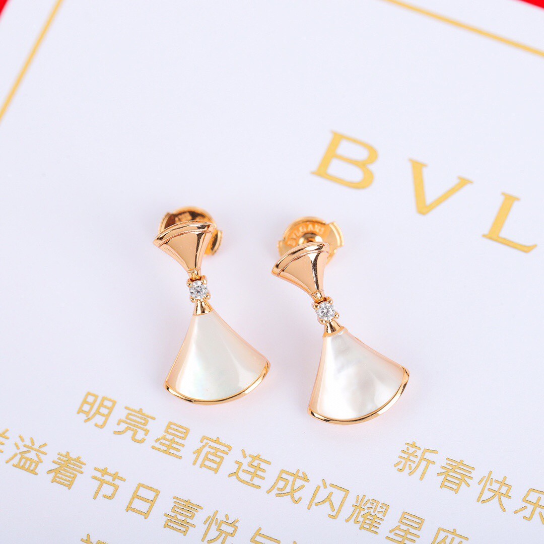 Bulgari Diva's DREAM Earrings Rose Gold With Mother-of-pearl and