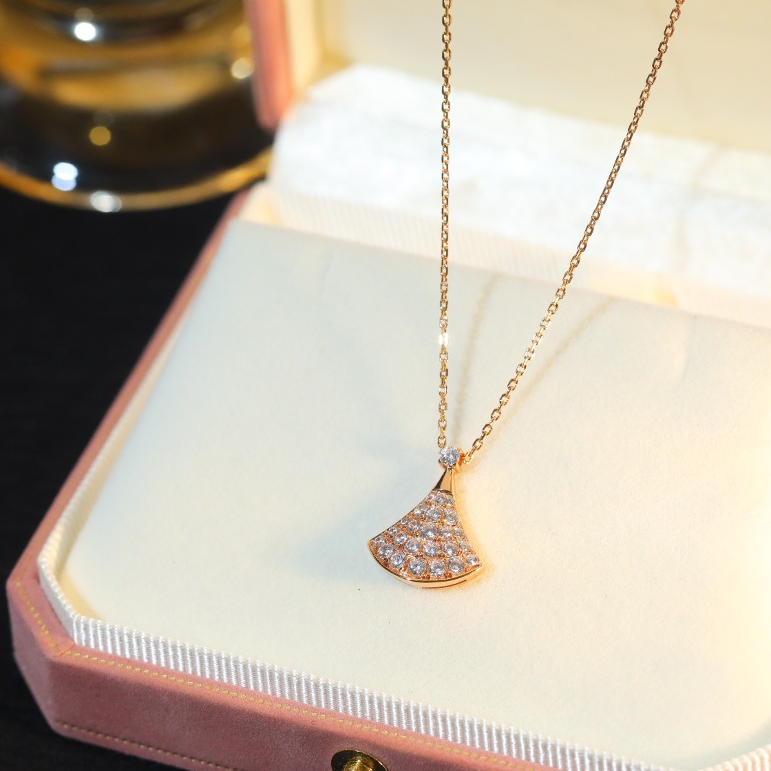 Bulgari Diva's DREAM Rose Gold Necklace with Pave Diamonds