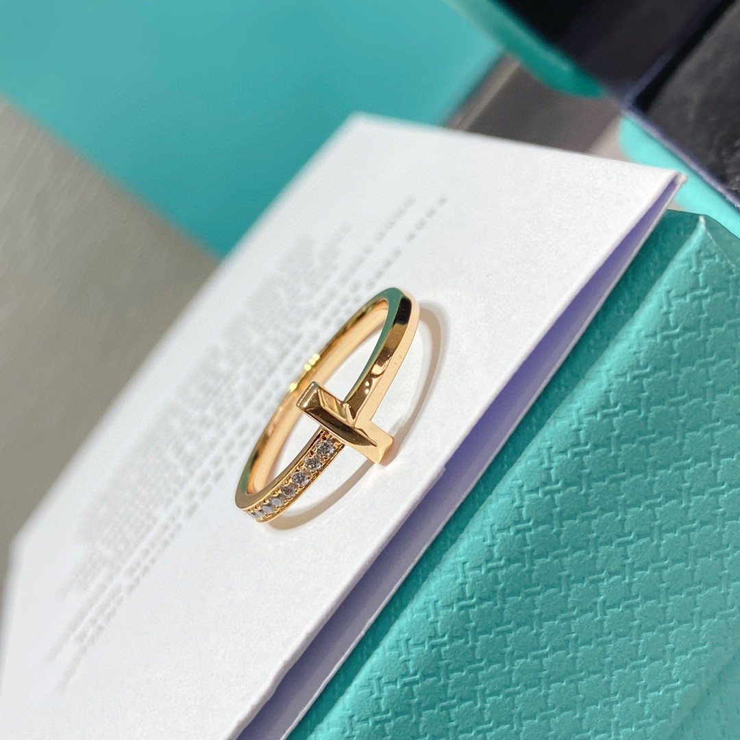 Tiffany T T1 Ring in 18k Gold with Diamonds, 2.5 mm