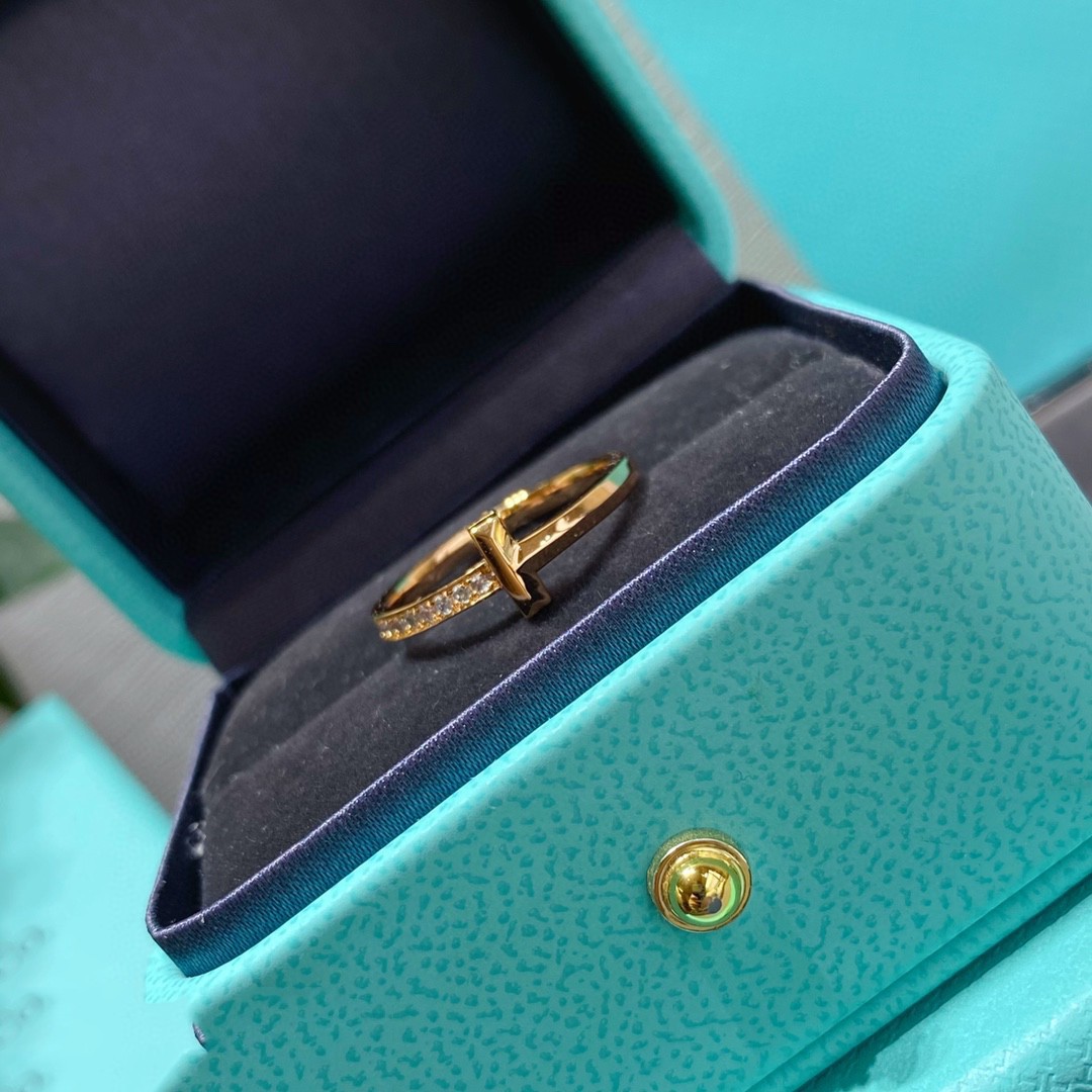 Tiffany T T1 Ring in 18k Gold with Diamonds, 2.5 mm