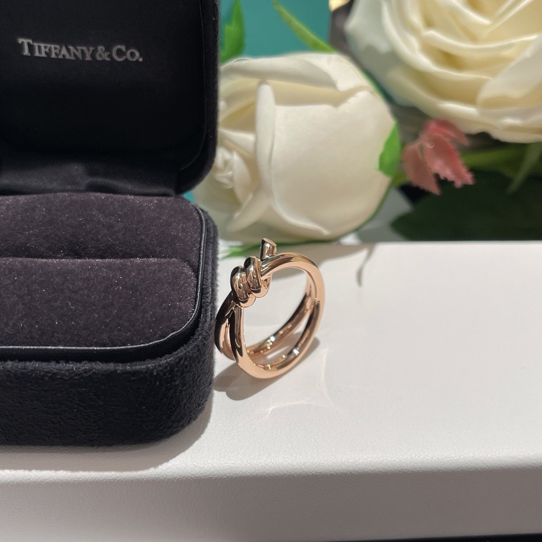 Tiffany Knot Double Row Ring in 18k Gold