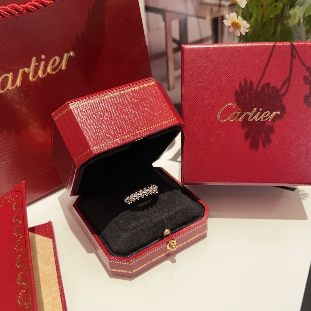 Cartier Clash de ring Small Model